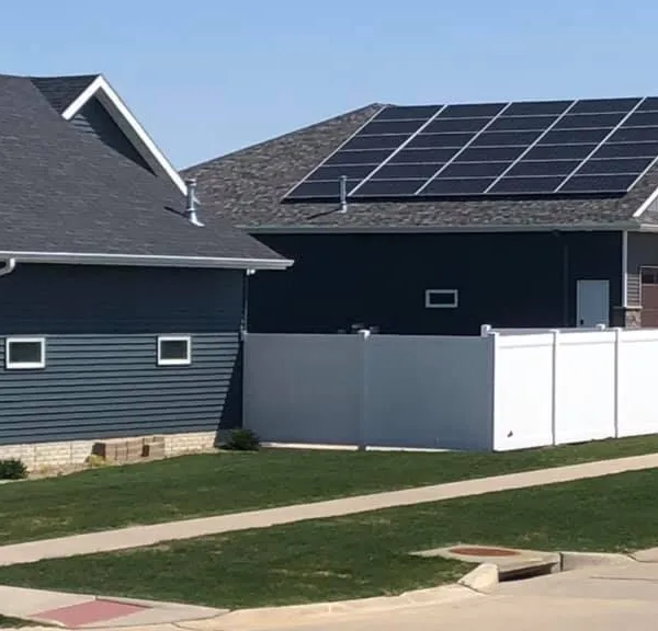 completed vinyl-fencing project