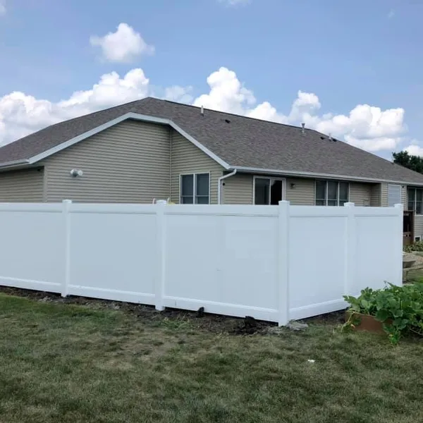 completed vinyl-fencing project