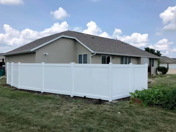 completed vinyl-fencing project